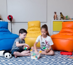 פוף כורסה דמוי עור בצבע כחול